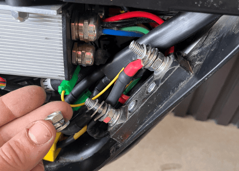 🔧 ONYX RCR QS8 Main Battery Cable Installation Guide - ONYX Motors